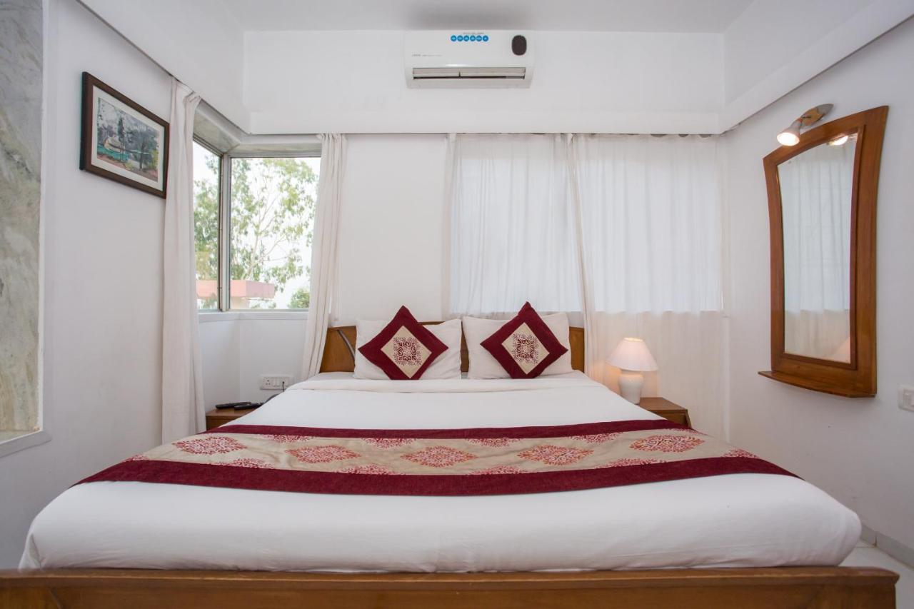 Oyo Flagship Hotel Silver Nest 潘奇加尼 外观 照片